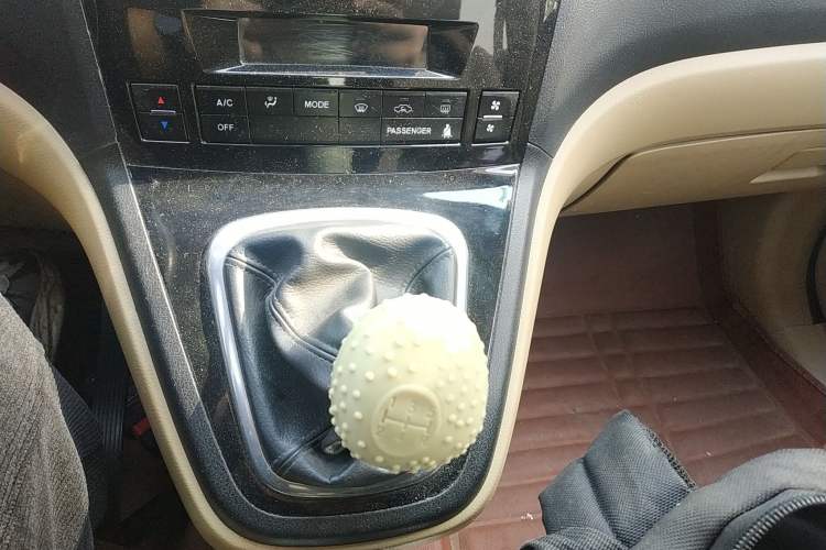 Used Haval H6 2011 2.0L Manual Two-Wheel Drive Elite Version Gear Lever