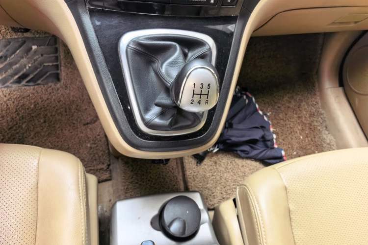 Used Haval H6 2011 2.0L Manual Two-Wheel Drive Elite Version Gear Lever
