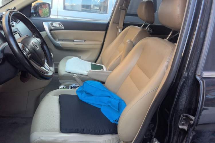 Used Haval H6 2011 Green Silence 2.0T Manual Two-Wheel Drive Urban Model Left Front Seat