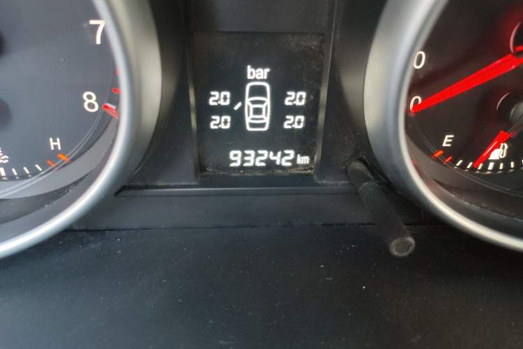 Used Haval H6 2011 2.0L Manual Two-Wheel Drive Elite Version Odometer Close Up