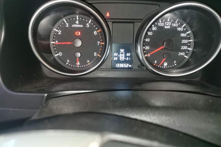 Used Haval H6 2011 2.0L Manual Two-Wheel Drive Elite Version Odometer Close Up