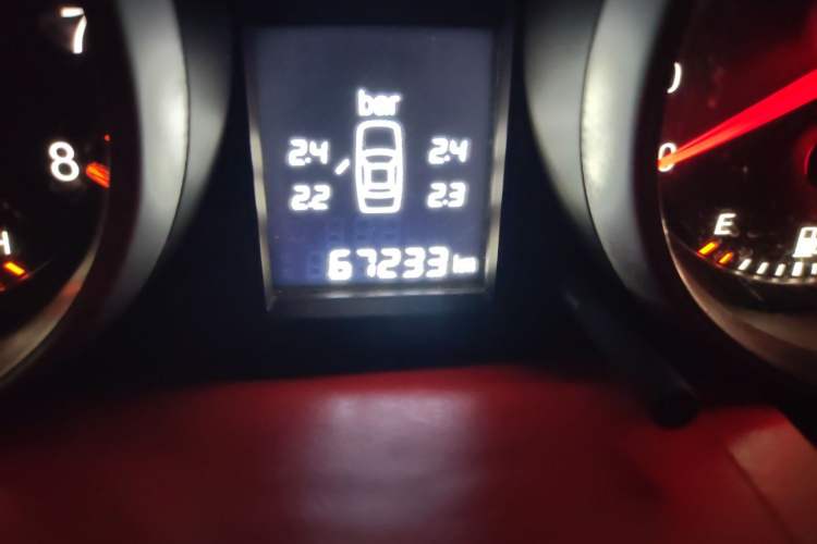 Used Haval H6 2011 2.0L Manual Two-Wheel Drive Elite Version Odometer Close Up