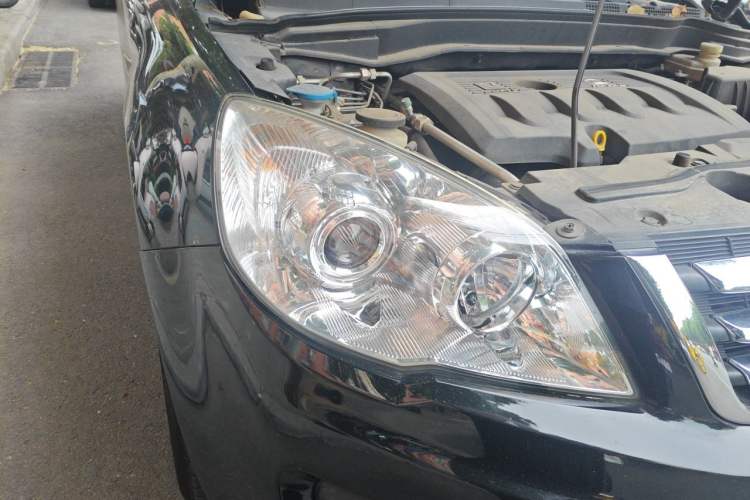 Used Haval H6 2011 Green Silence 2.0T Manual Two-Wheel Drive Elite Model Right Front Headlight