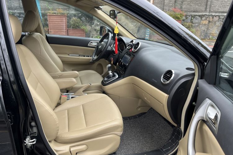 Used Haval H6 2011 Green Silence 2.0T Manual Two-Wheel Drive Elite Model Right Front Seat