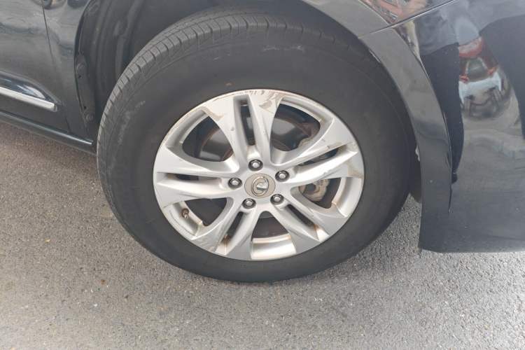 Used Haval H6 2011 Green Silence 2.0T Manual Two-Wheel Drive Elite Model Right Front Wheel Hub