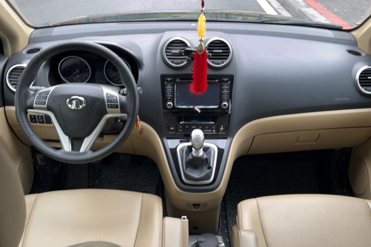Used Haval H6 2011 Green Silence 2.0T Manual Two-Wheel Drive Elite Model Steering Wheel
