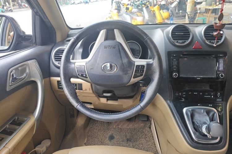 Used Haval H6 2011 Green Silence 2.0T Manual Two-Wheel Drive Elite Model Steering Wheel