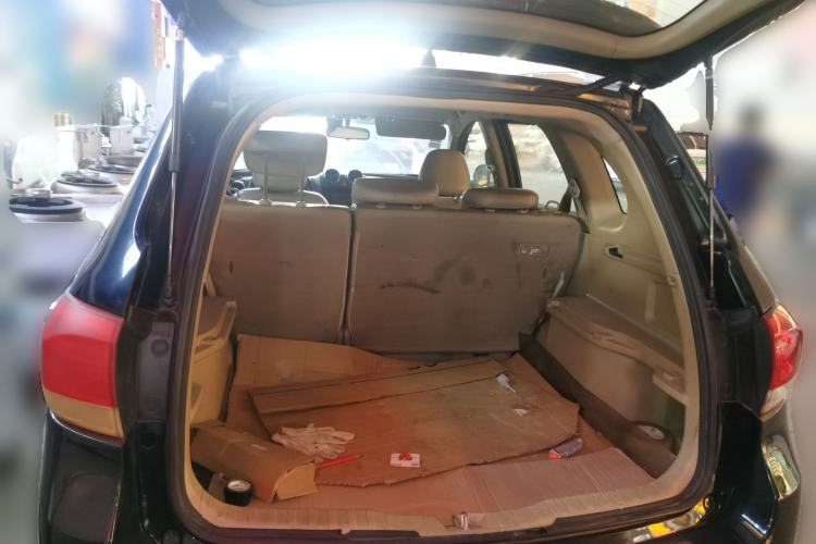 Used Haval H6 2011 2.0L Manual Two-Wheel Drive Elite Version Trunk