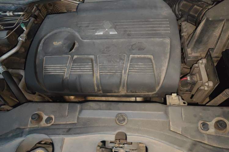 Used Haval H6 2011 2.0L Manual Two-Wheel-Drive Prestige Version Engine Bay