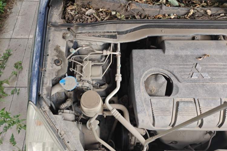 Used Haval H6 2011 2.0L Manual Two-Wheel Drive Elite Version Engine Bay Right