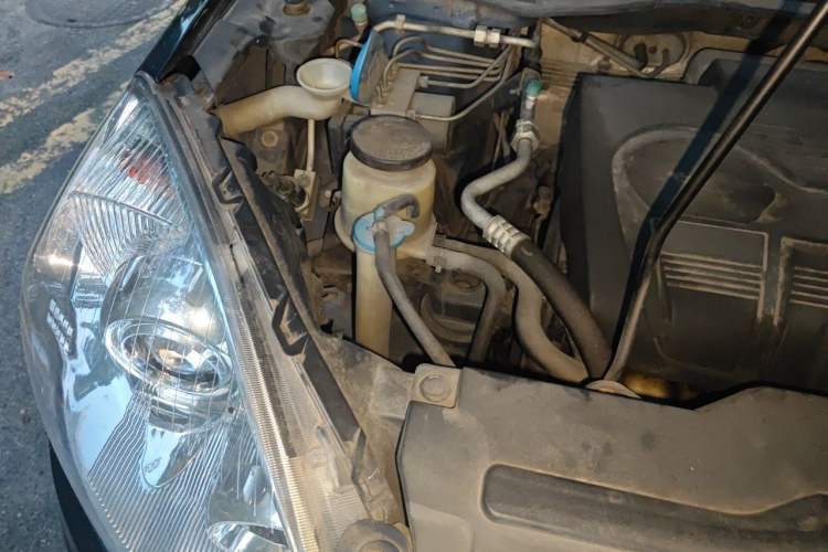 Used Haval H6 2011 2.0L Manual Two-Wheel-Drive Prestige Version Engine Bay Right