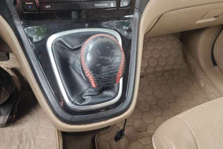 Used Haval H6 2011 2.0L Manual Two-Wheel Drive Elite Version Gear Lever