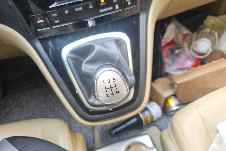 Used Haval H6 2011 2.0L Manual Two-Wheel Drive Urban Version Gear Lever