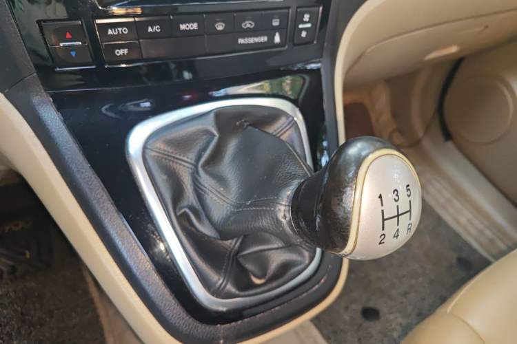 Used Haval H6 2011 2.0L Manual Two-Wheel-Drive Prestige Version Gear Lever