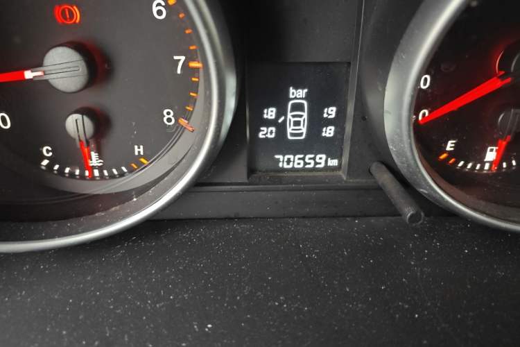 Used Haval H6 2011 2.0L Manual Two-Wheel Drive Elite Version Odometer Close Up