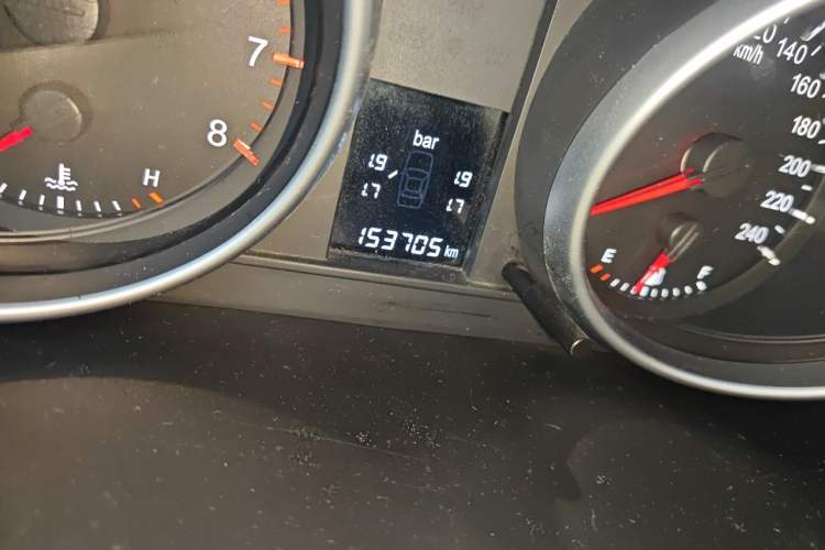 Used Haval H6 2011 2.0L Manual Two-Wheel-Drive Prestige Version Odometer Close Up