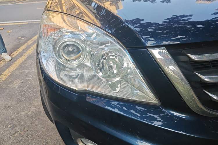 Used Haval H6 2011 2.0L Manual Two-Wheel-Drive Prestige Version Right Front Headlight