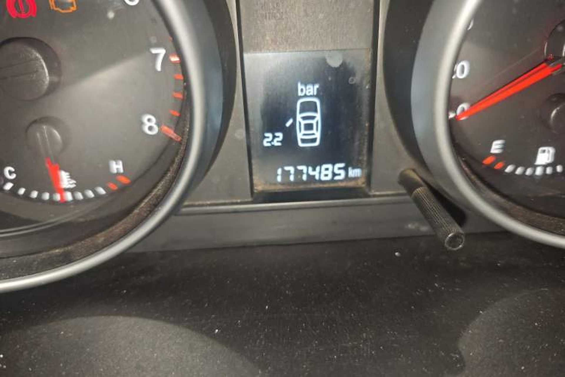 Used Haval H6 2011 2.0L Manual Two-Wheel Drive Elite Version Odometer Close Up