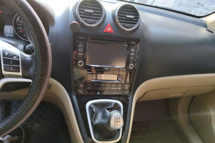 Used Haval H6 2011 2.0L Manual Two-Wheel Drive Elite Version Audio And AC Panel