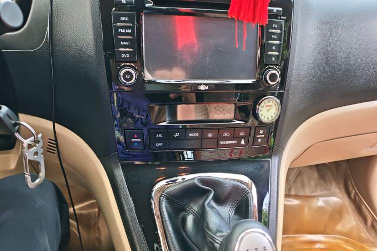 Used Haval H6 2011 2.0L Manual Two-Wheel Drive Elite Version Audio And AC Panel