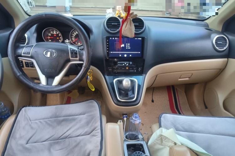 Used Haval H6 2011 2.0L Manual Two-Wheel Drive Elite Version Center Console