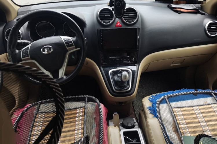 Used Haval H6 2011 2.0L Manual Two-Wheel Drive Elite Version Center Console