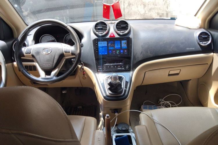 Used Haval H6 2011 2.0L Manual Two-Wheel Drive Elite Version Center Console