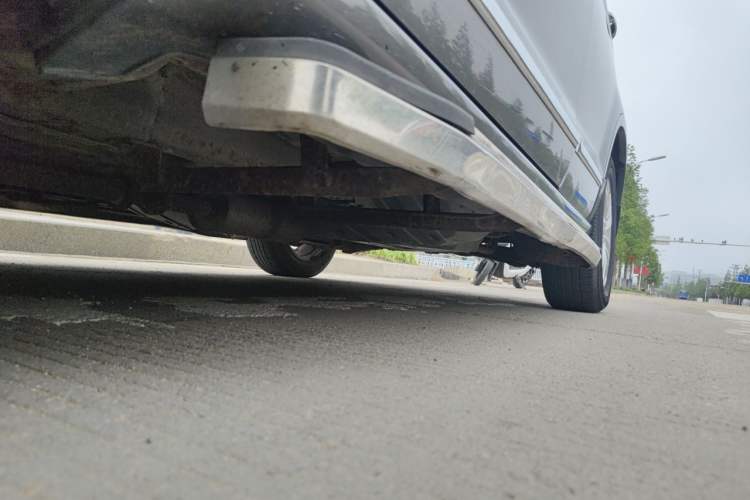 Used Haval H6 2011 2.0L Manual Two-Wheel Drive Elite Version Chassis Front Left