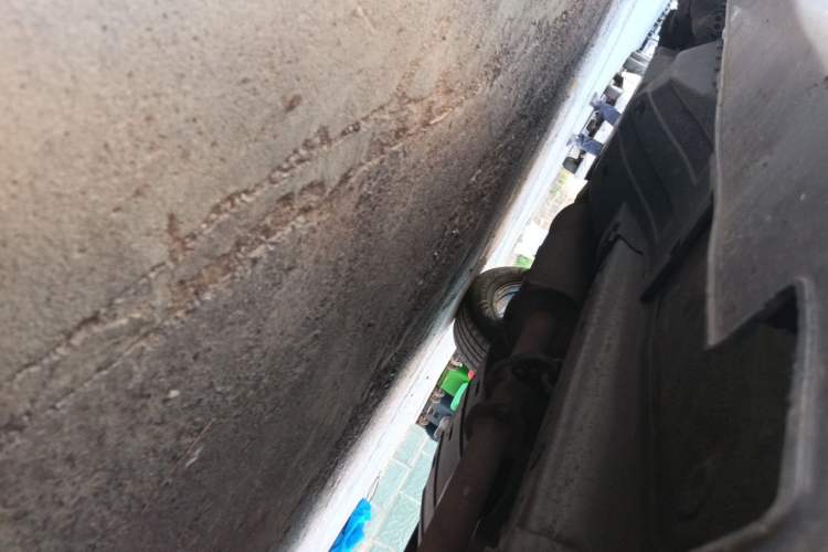Used Haval H6 2011 2.0L Manual Two-Wheel Drive Elite Version Chassis Front Right