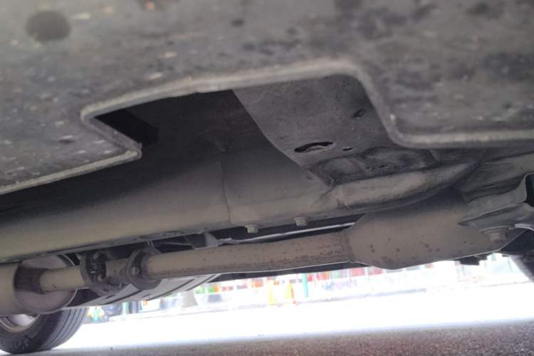 Used Haval H6 2011 Green Silence 2.0T Manual Two-Wheel Drive Urban Model Chassis Front Right