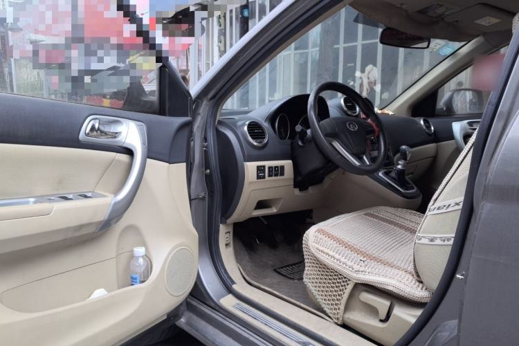Used Haval H6 2011 Green Silence 2.0T Manual Two-Wheel Drive Urban Model Driver Seat