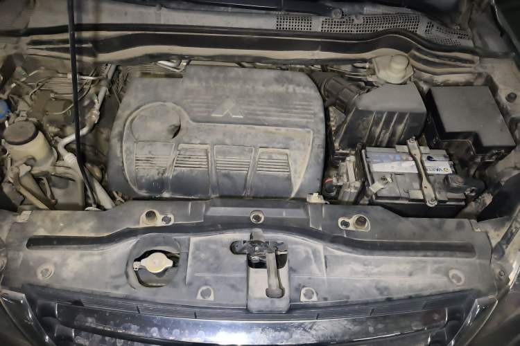 Used Haval H6 2011 2.0L Manual Two-Wheel Drive Elite Version Engine Bay
