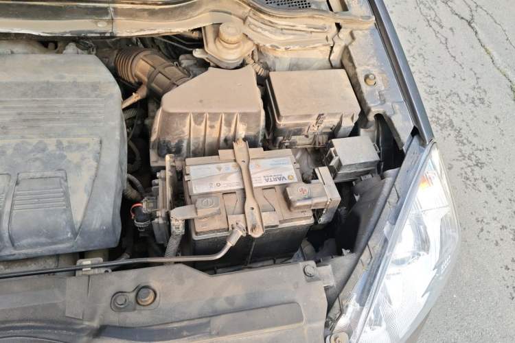 Used Haval H6 2011 2.0L Manual Two-Wheel Drive Elite Version Engine Bay Left