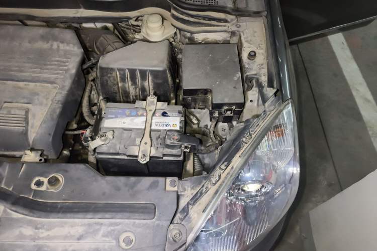 Used Haval H6 2011 2.0L Manual Two-Wheel Drive Elite Version Engine Bay Left