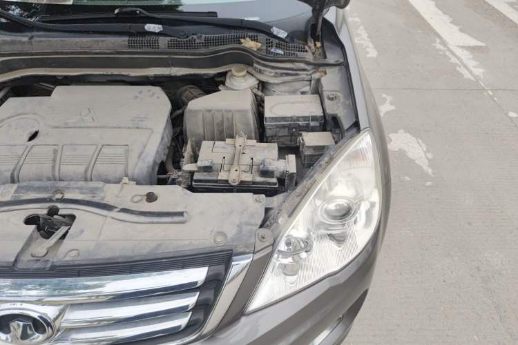 Used Haval H6 2011 2.0L Manual Two-Wheel Drive Elite Version Engine Bay Left