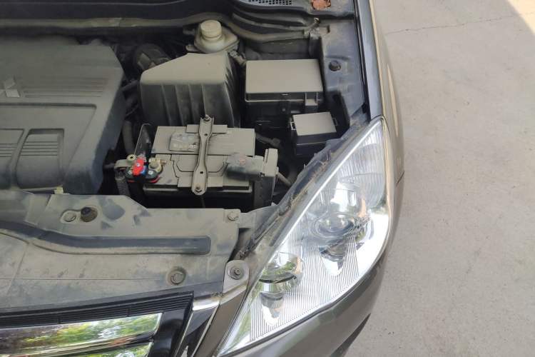 Used Haval H6 2011 2.0L Manual Two-Wheel Drive Elite Version Engine Bay Left