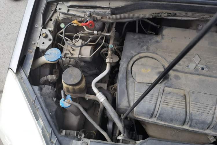 Used Haval H6 2011 2.0L Manual Two-Wheel Drive Elite Version Engine Bay Right