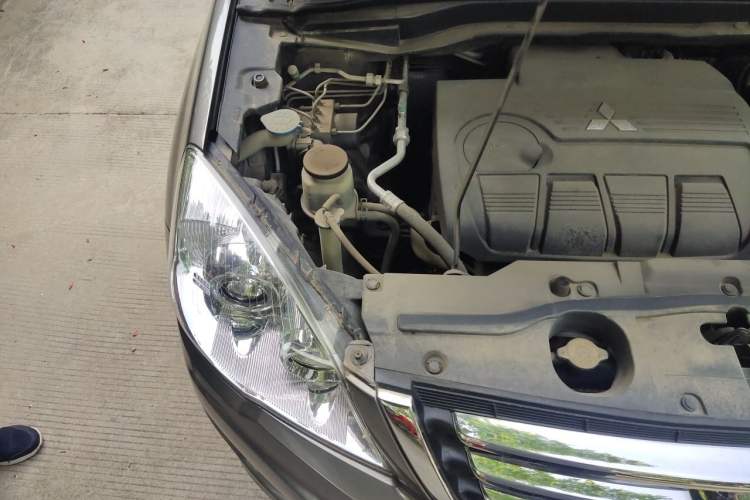 Used Haval H6 2011 2.0L Manual Two-Wheel Drive Elite Version Engine Bay Right