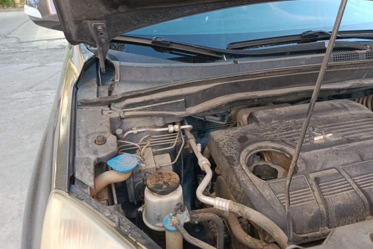 Used Haval H6 2011 2.0L Manual Two-Wheel Drive Elite Version Engine Bay Right
