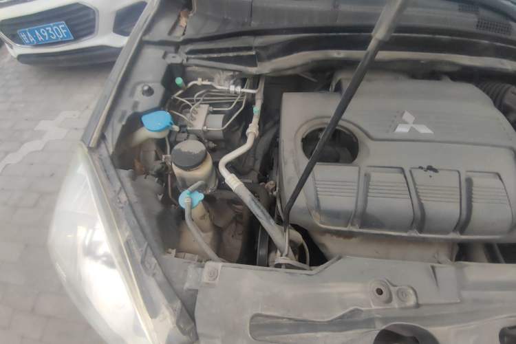 Used Haval H6 2011 2.0L Manual Two-Wheel Drive Urban Version Engine Bay Right
