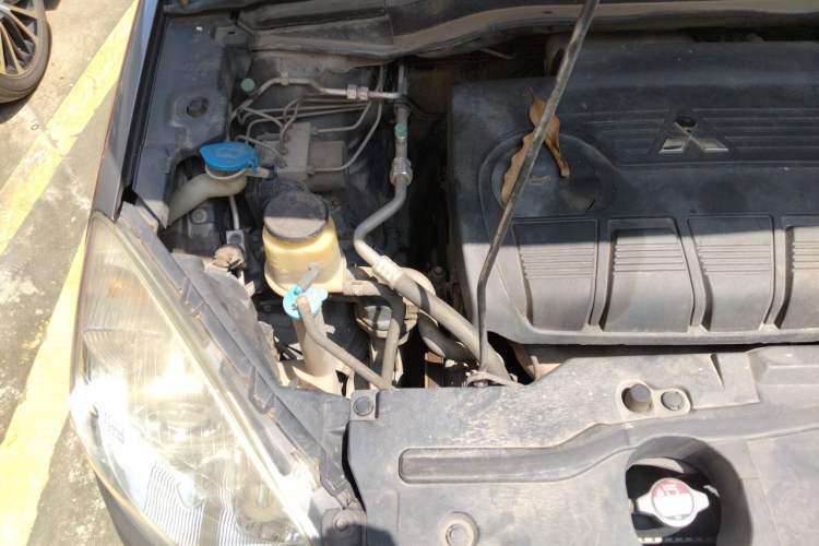 Used Haval H6 2011 2.0L Manual Two-Wheel Drive Elite Version Engine Bay Right