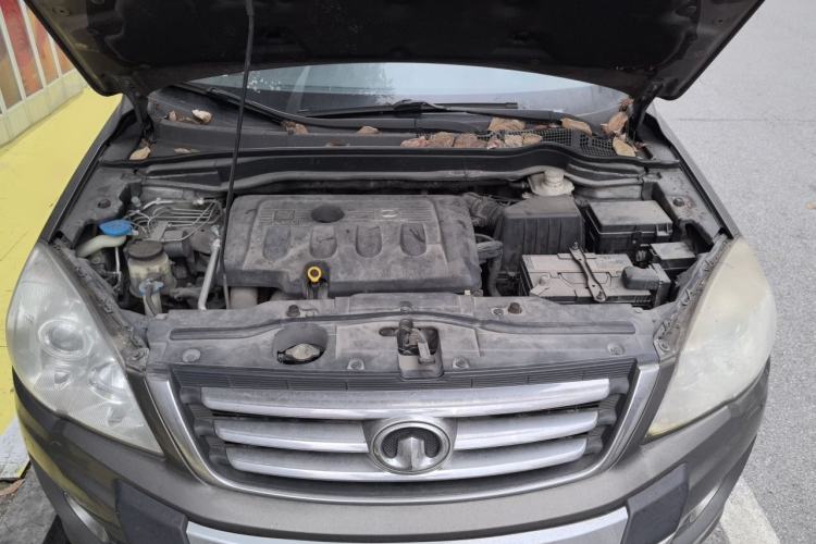 Used Haval H6 2011 Green Silence 2.0T Manual Two-Wheel Drive Urban Model Engine Bay