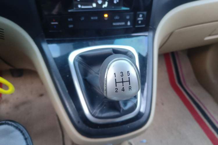 Used Haval H6 2011 2.0L Manual Two-Wheel Drive Elite Version Gear Lever