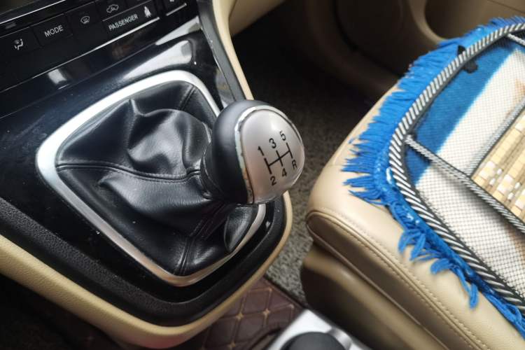Used Haval H6 2011 2.0L Manual Two-Wheel Drive Elite Version Gear Lever