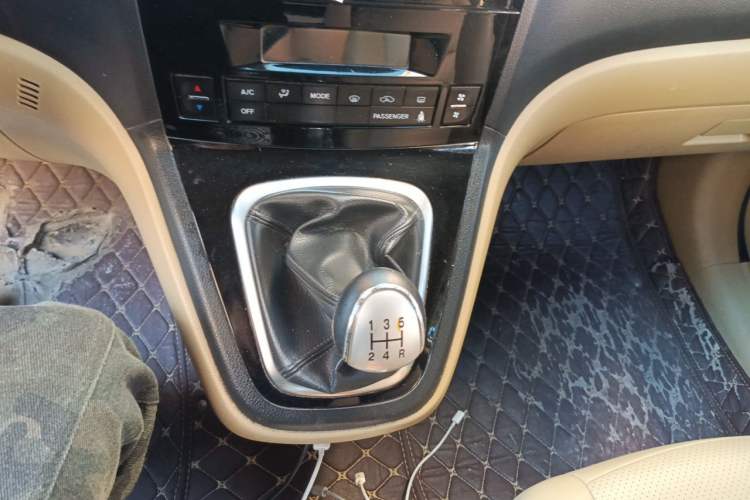 Used Haval H6 2011 2.0L Manual Two-Wheel Drive Elite Version Gear Lever