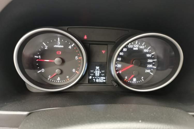 Used Haval H6 2011 Green Silence 2.0T Manual Two-Wheel Drive Elite Model Instrument Cluster