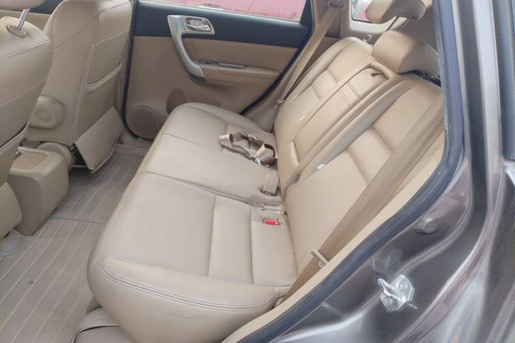 Used Haval H6 2011 2.0L Manual Two-Wheel Drive Elite Version Interior 1