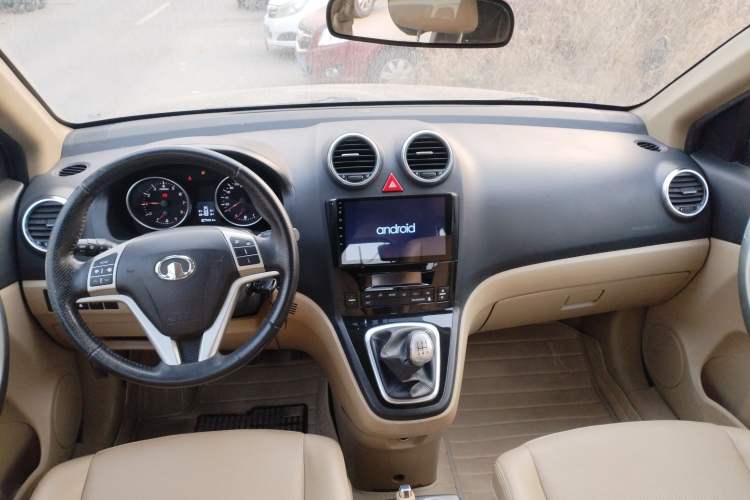 Used Haval H6 2011 2.0L Manual Two-Wheel Drive Elite Version Interior 3