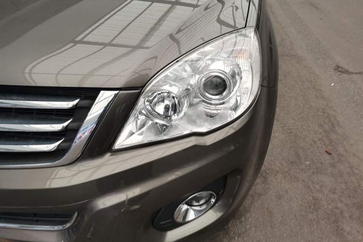 Used Haval H6 2011 Green Silence 2.0T Manual Two-Wheel Drive Elite Model Left Front Headlight