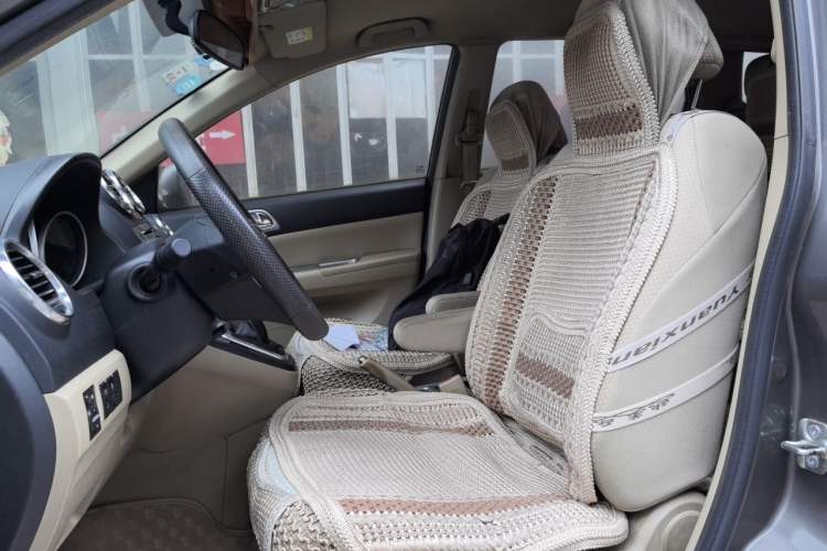Used Haval H6 2011 Green Silence 2.0T Manual Two-Wheel Drive Urban Model Left Front Seat